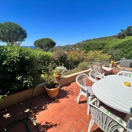 Maison La Croix-valmer, 3 Pieces, 4 Personnes - Fr-1-726-3 بيت للعطل *